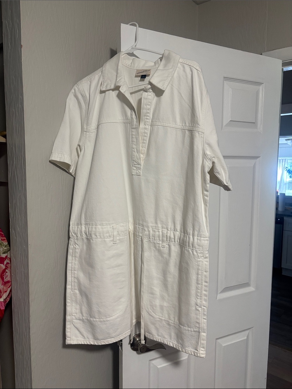 Universal Thread White Short-Sleeve Polo Dress with Front Pockets